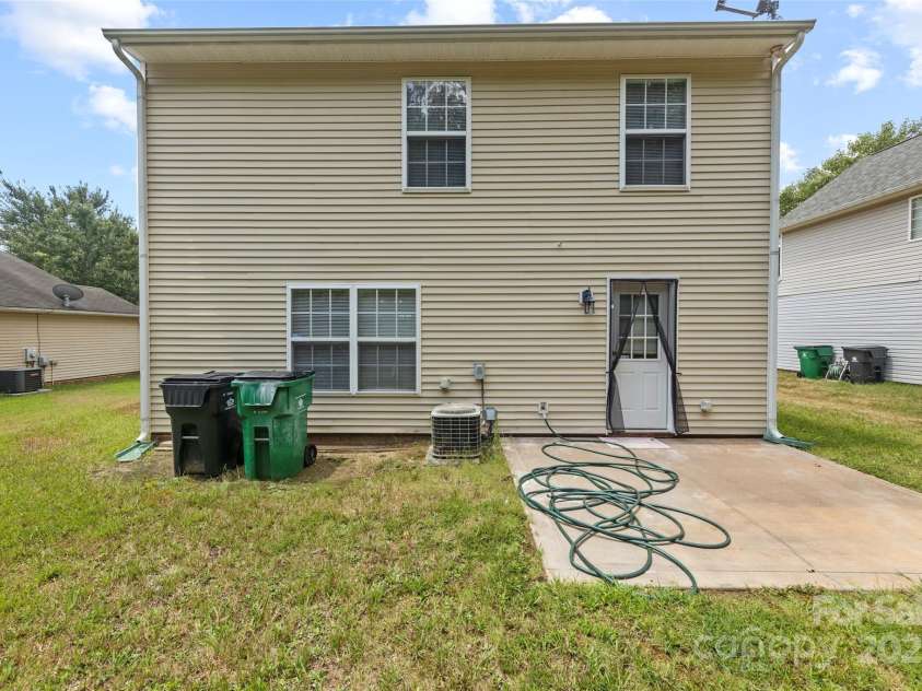 632 Pawley Drive, Charlotte, NC 28214.  MLS# CAR4287199, YatesRealty ID 32879. 