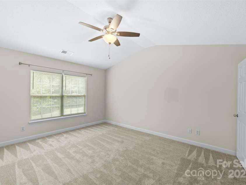 632 Pawley Drive, Charlotte, NC 28214.  MLS# CAR4287199, YatesRealty ID 32879. 