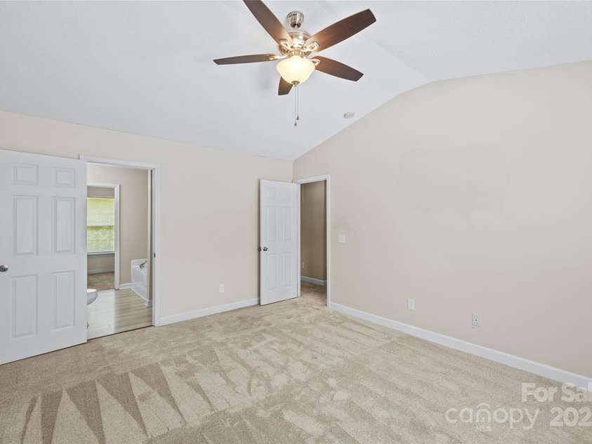 632 Pawley Drive, Charlotte, NC 28214.  MLS# CAR4287199, YatesRealty ID 32879. 