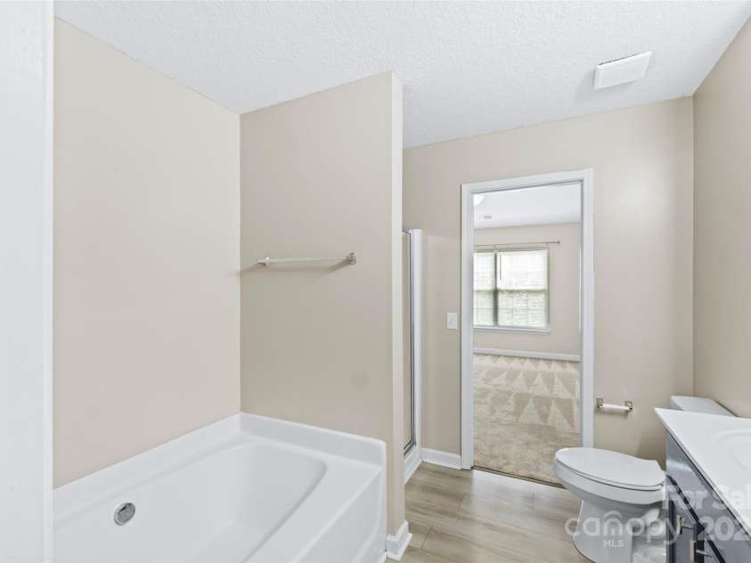 632 Pawley Drive, Charlotte, NC 28214.  MLS# CAR4287199, YatesRealty ID 32879. 