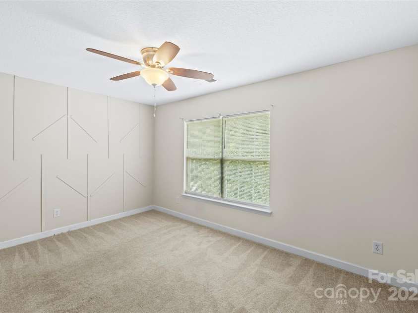 632 Pawley Drive, Charlotte, NC 28214.  MLS# CAR4287199, YatesRealty ID 32879. 