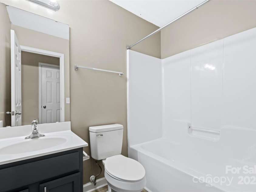 632 Pawley Drive, Charlotte, NC 28214.  MLS# CAR4287199, YatesRealty ID 32879. 