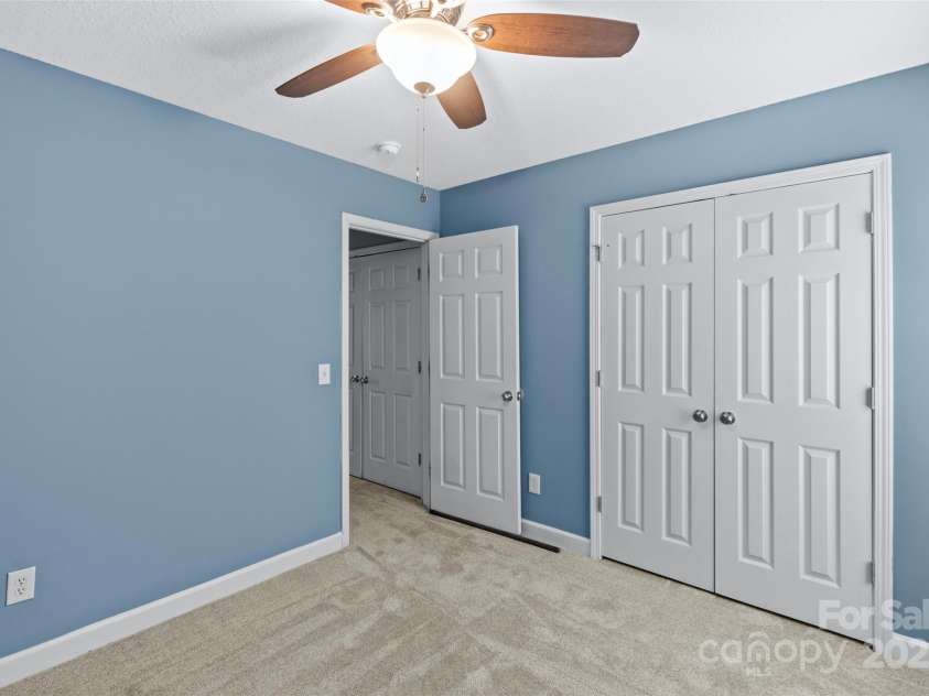 632 Pawley Drive, Charlotte, NC 28214.  MLS# CAR4287199, YatesRealty ID 32879. 