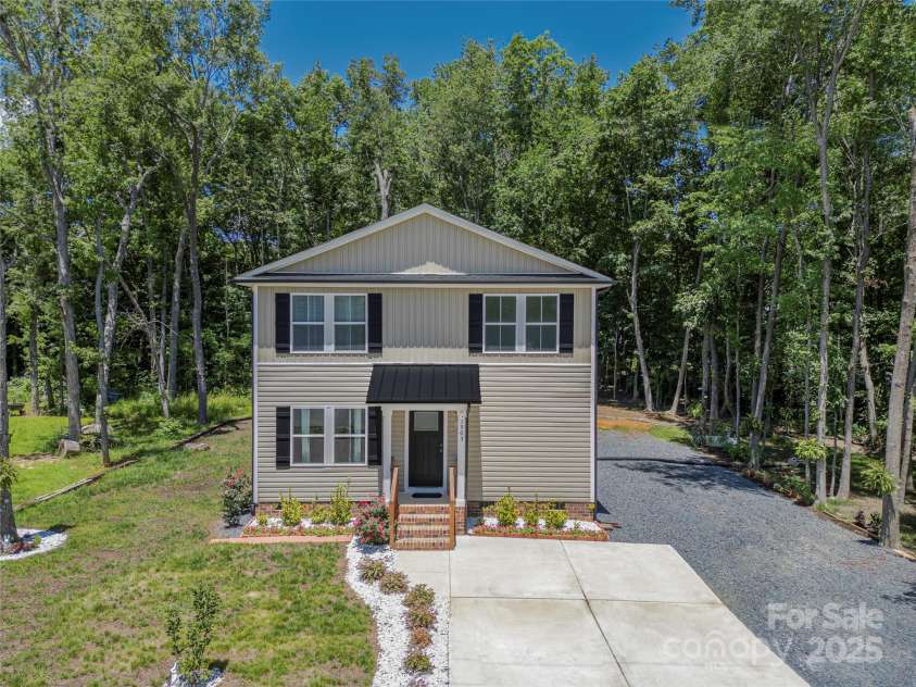 1903 Midwood Drive, Albemarle, NC 28001.  MLS# CAR4283893, YatesRealty ID 3288. 