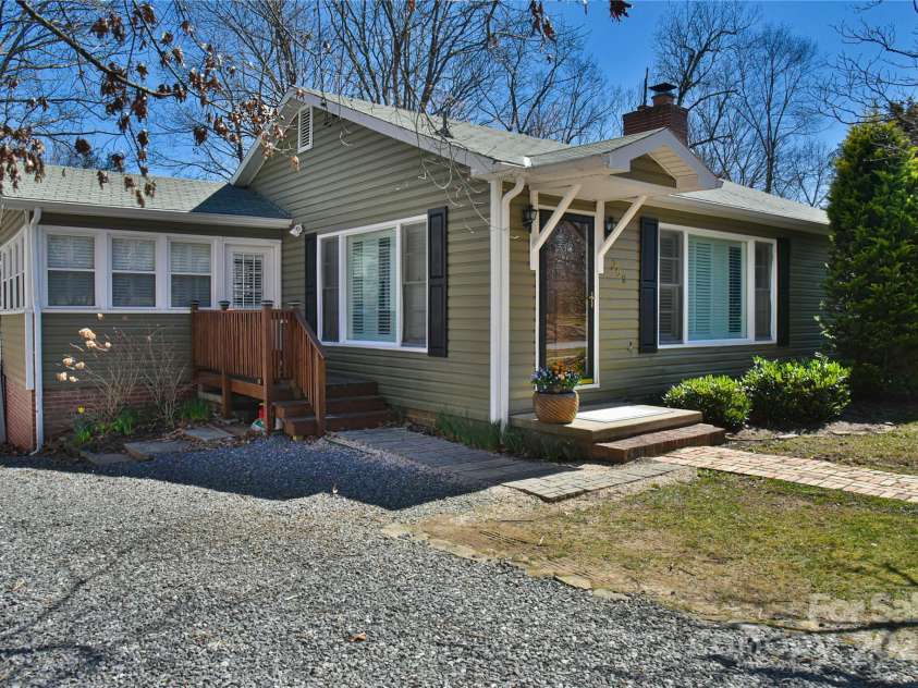 302 Montreat Road, Black Mountain, NC 28711.  MLS# CAR4234971, YatesRealty ID 3288. A View of the Side Entrance