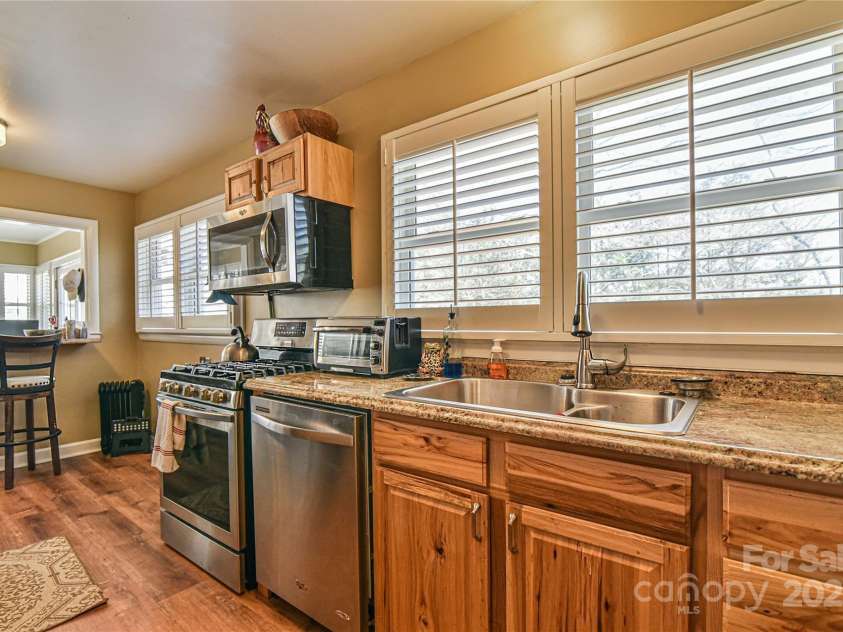 302 Montreat Road, Black Mountain, NC 28711.  MLS# CAR4234971, YatesRealty ID 3288. Another View of the Kitchen