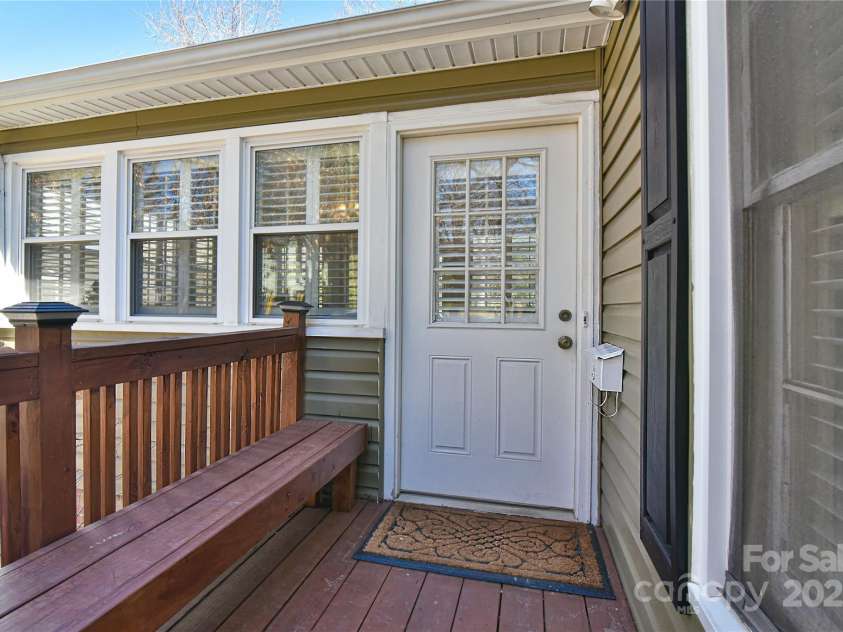 302 Montreat Road, Black Mountain, NC 28711.  MLS# CAR4234971, YatesRealty ID 3288. Side Entry