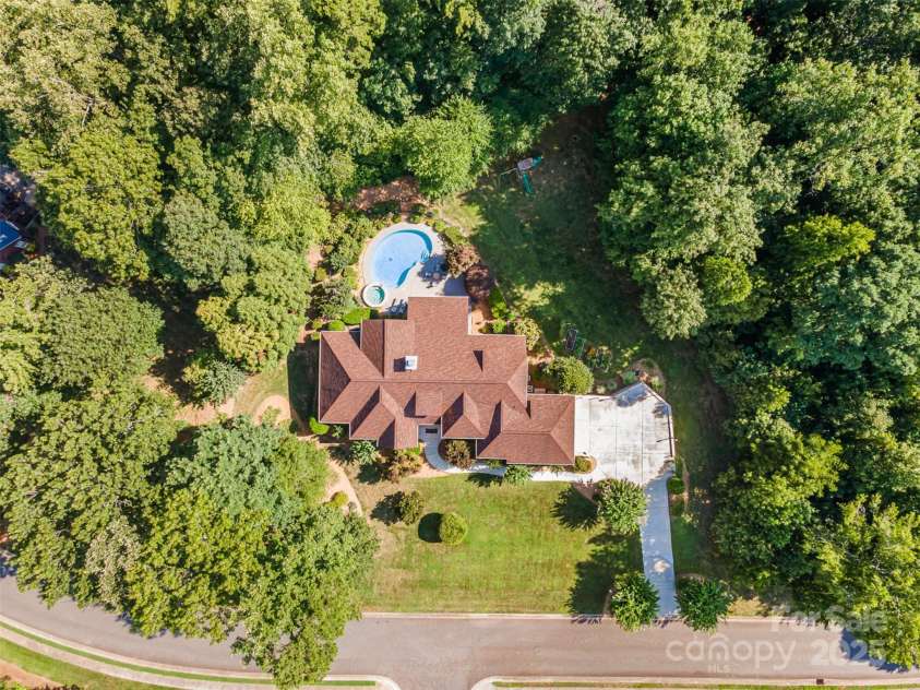 131 Quiet Waters Road, Belmont, NC 28012.  MLS# CAR4283418, YatesRealty ID 32880. 