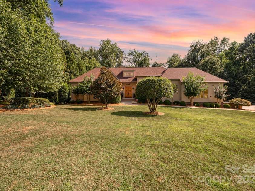 131 Quiet Waters Road, Belmont, NC 28012.  MLS# CAR4283418, YatesRealty ID 32880. 