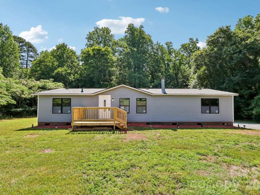 4126 Ritchfield Drive, Lincolnton, NC 28092.  MLS# CAR4394146, YatesRealty ID 32880. 