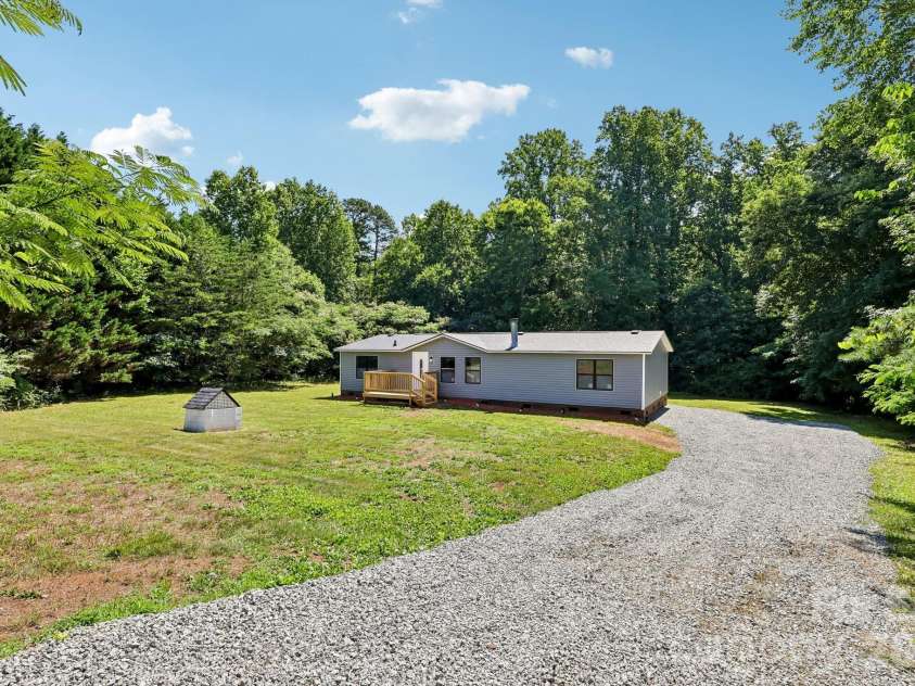 4126 Ritchfield Drive, Lincolnton, NC 28092.  MLS# CAR4394146, YatesRealty ID 32880. 