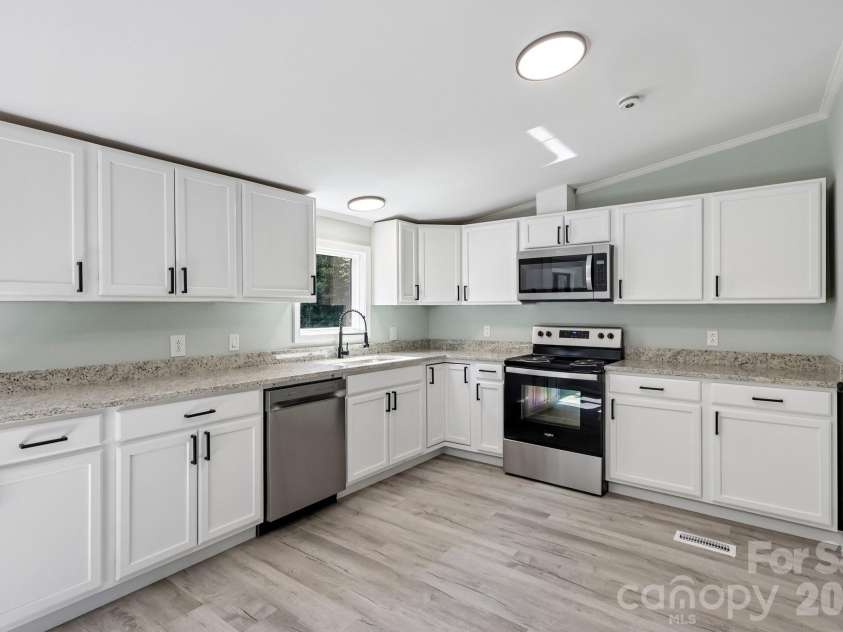 4126 Ritchfield Drive, Lincolnton, NC 28092.  MLS# CAR4394146, YatesRealty ID 32880. 