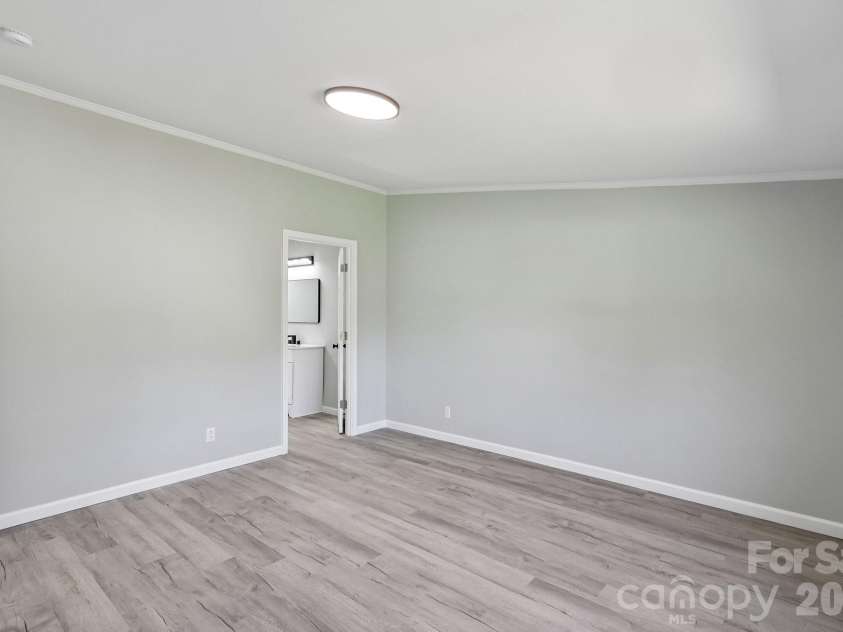 4126 Ritchfield Drive, Lincolnton, NC 28092.  MLS# CAR4394146, YatesRealty ID 32880. 