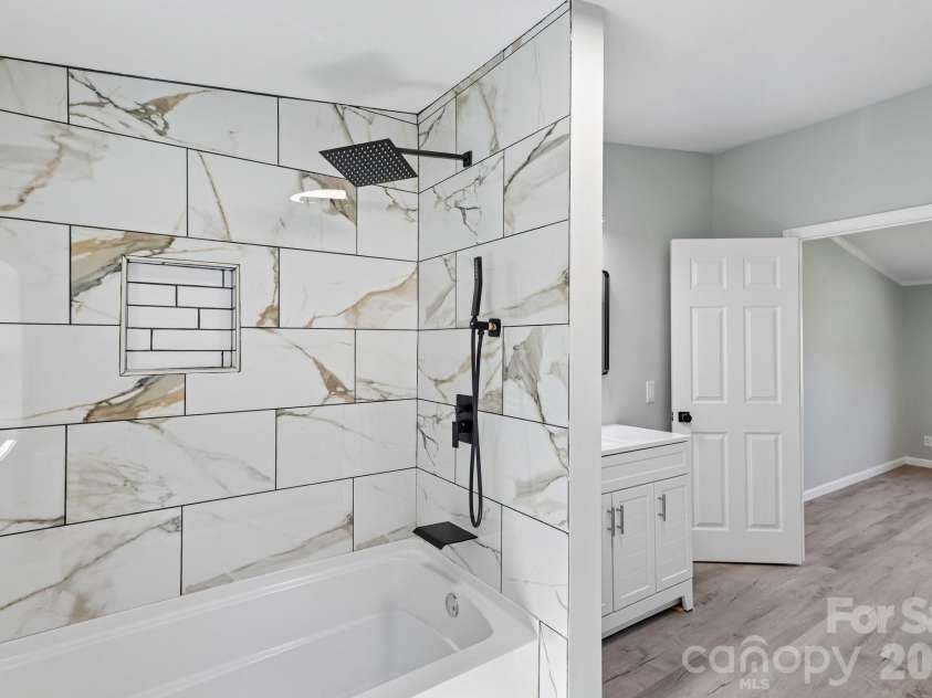 4126 Ritchfield Drive, Lincolnton, NC 28092.  MLS# CAR4394146, YatesRealty ID 32880. 