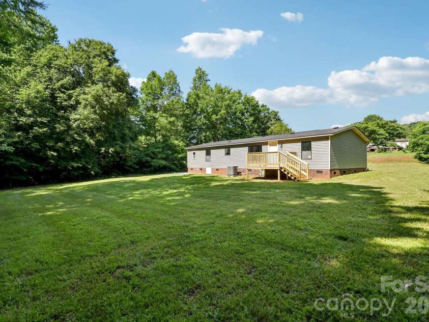 4126 Ritchfield Drive, Lincolnton, NC 28092.  MLS# CAR4394146, YatesRealty ID 32880. 