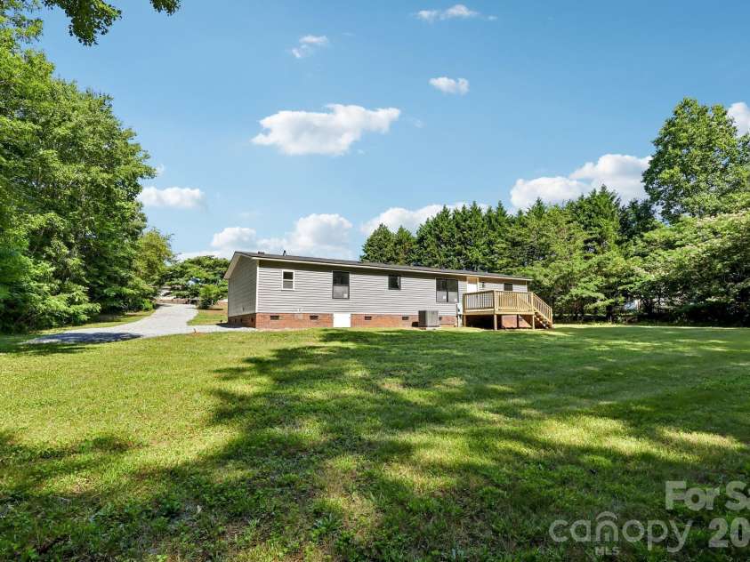 4126 Ritchfield Drive, Lincolnton, NC 28092.  MLS# CAR4394146, YatesRealty ID 32880. 