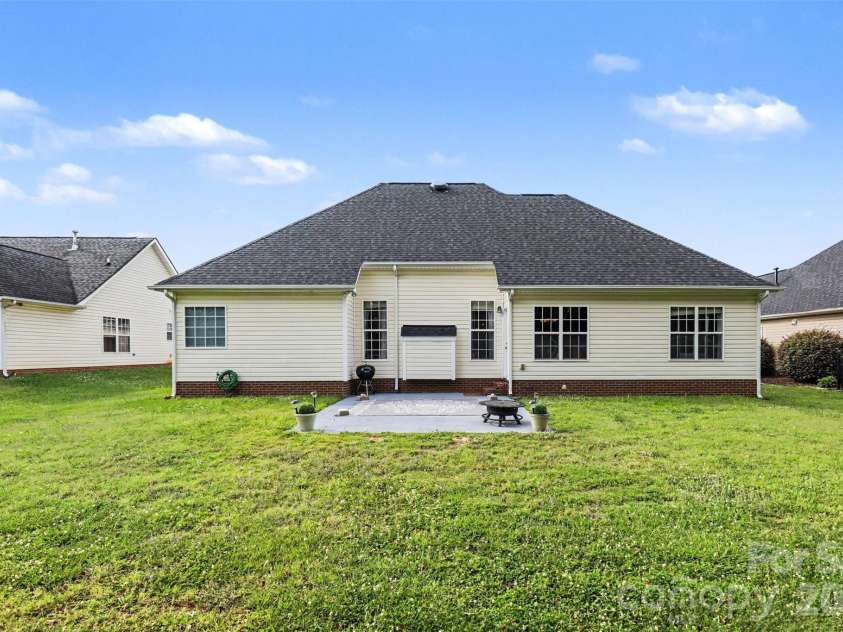 2024 Galena Chase Drive, Indian Trail, NC 28079.  MLS# CAR4393718, YatesRealty ID 32881. 