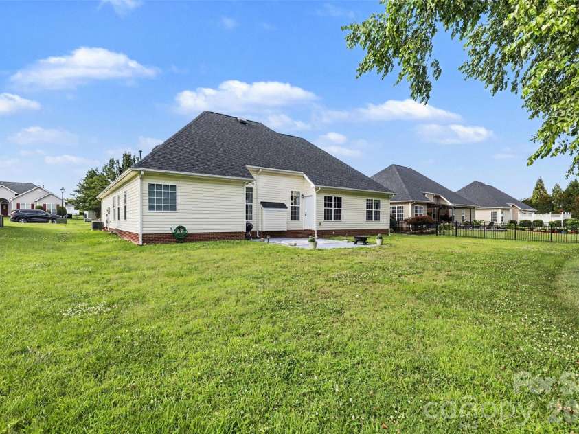 2024 Galena Chase Drive, Indian Trail, NC 28079.  MLS# CAR4393718, YatesRealty ID 32881. 