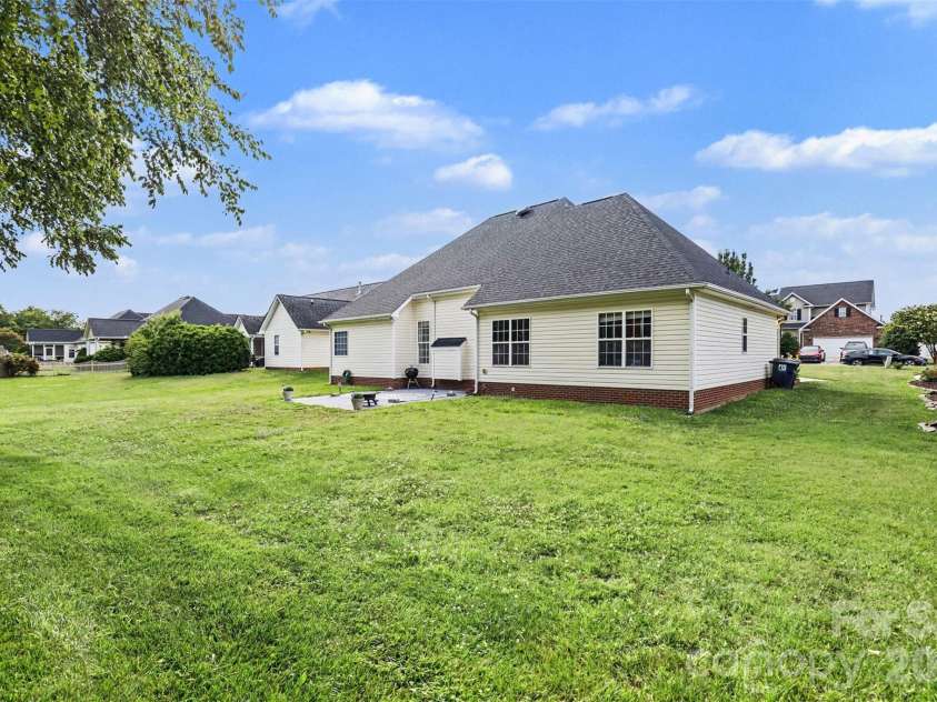 2024 Galena Chase Drive, Indian Trail, NC 28079.  MLS# CAR4393718, YatesRealty ID 32881. 