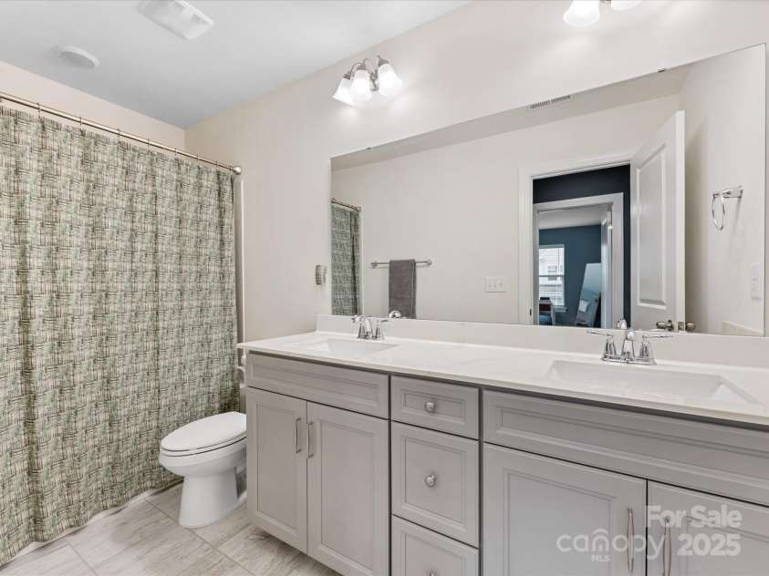 2314 Creekmere Lane, Charlotte, NC 28262.  MLS# CAR4290042, YatesRealty ID 32881. 