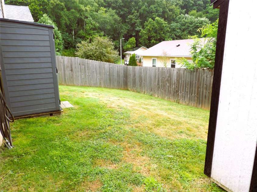 9 Half Moon Drive, Swannanoa, NC 28778.  MLS# CAR4289226, YatesRealty ID 32882. Private Back Yard