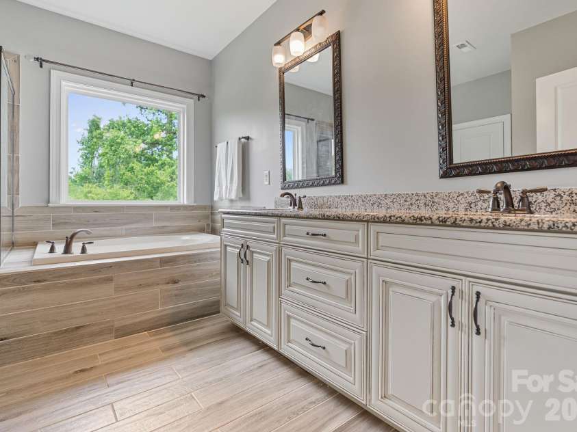 166 Stibbs Cross Road, Mooresville, NC 28115.  MLS# CAR4380055, YatesRealty ID 32883. Primary Bath