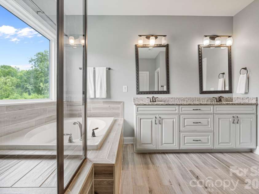 166 Stibbs Cross Road, Mooresville, NC 28115.  MLS# CAR4380055, YatesRealty ID 32883. Primary Bath