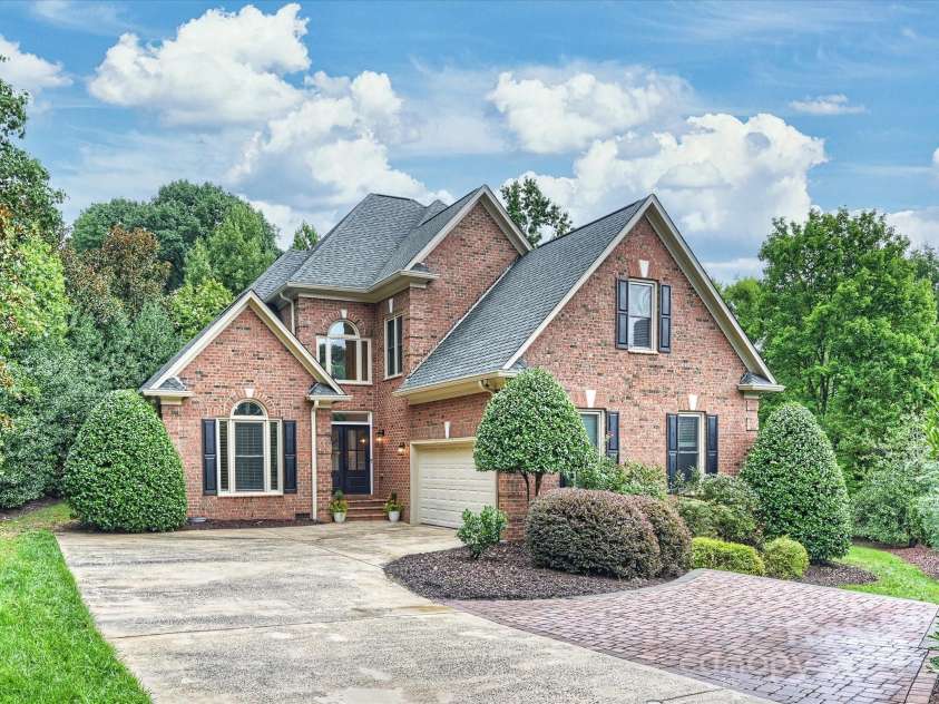 7122 The Greens None, Charlotte, NC 28277.  MLS# CAR4290141, YatesRealty ID 32883. Front Exterior