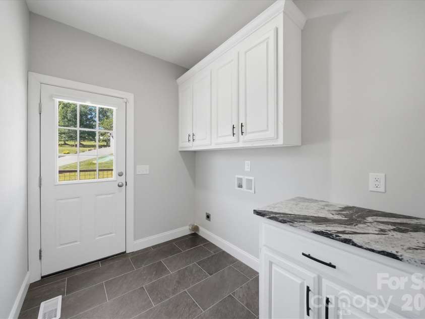 135 Maplewood Court, Hudson, NC 28638.  MLS# CAR4420699, YatesRealty ID 32884. 