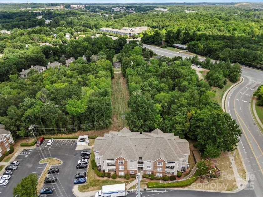 9909 Campus Walk Lane, Charlotte, NC 28262.  MLS# CAR4286244, YatesRealty ID 32884. 