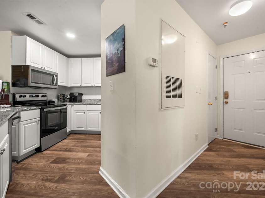 9909 Campus Walk Lane, Charlotte, NC 28262.  MLS# CAR4286244, YatesRealty ID 32884. 