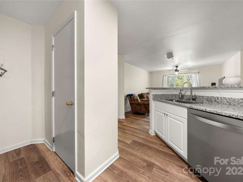 9909 Campus Walk Lane, Charlotte, NC 28262.  MLS# CAR4286244, YatesRealty ID 32884. 