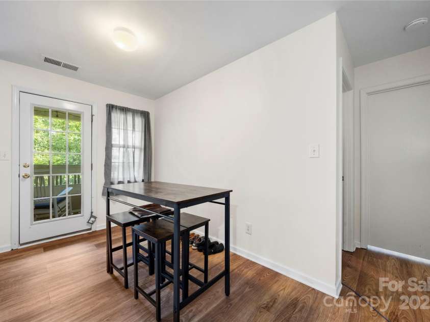 9909 Campus Walk Lane, Charlotte, NC 28262.  MLS# CAR4286244, YatesRealty ID 32884. 