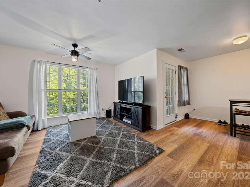 9909 Campus Walk Lane, Charlotte, NC 28262.  MLS# CAR4286244, YatesRealty ID 32884. 