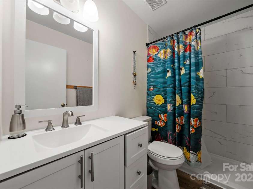 9909 Campus Walk Lane, Charlotte, NC 28262.  MLS# CAR4286244, YatesRealty ID 32884. 