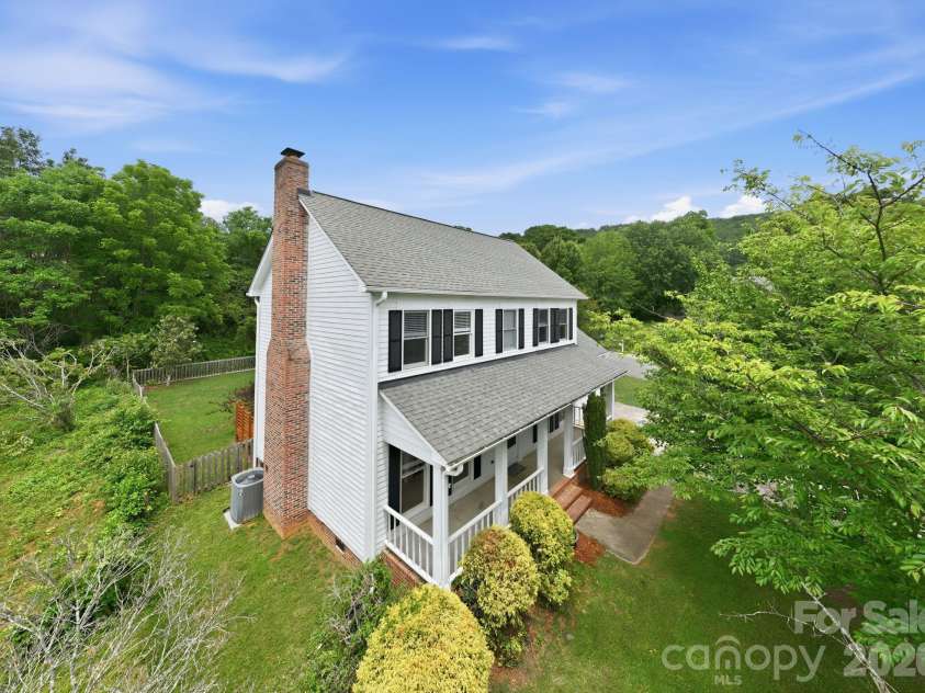 16 Trappers Run Drive, Asheville, NC 28805.  MLS# CAR4385728, YatesRealty ID 32885. Birds eye view!