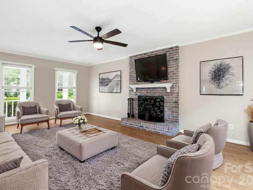 16 Trappers Run Drive, Asheville, NC 28805.  MLS# CAR4385728, YatesRealty ID 32885. Living room virtually staged