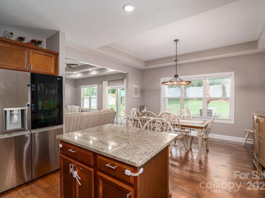 1261 10th Street Place, Hickory, NC 28601.  MLS# CAR4332017, YatesRealty ID 32886. 