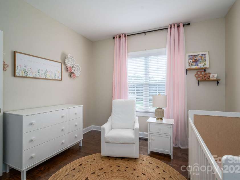 1261 10th Street Place, Hickory, NC 28601.  MLS# CAR4332017, YatesRealty ID 32886. 