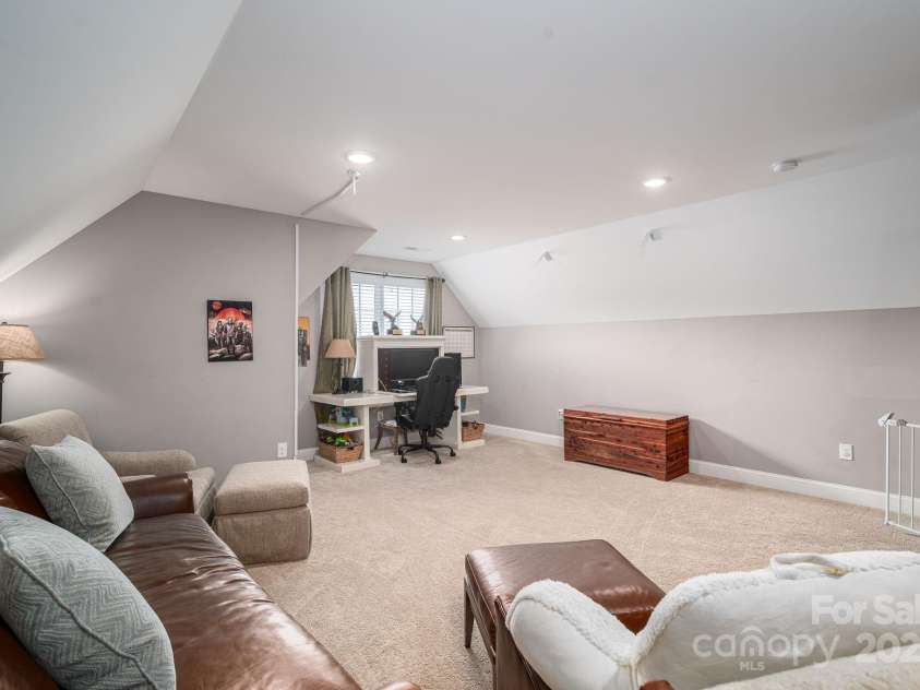 1261 10th Street Place, Hickory, NC 28601.  MLS# CAR4332017, YatesRealty ID 32886. 