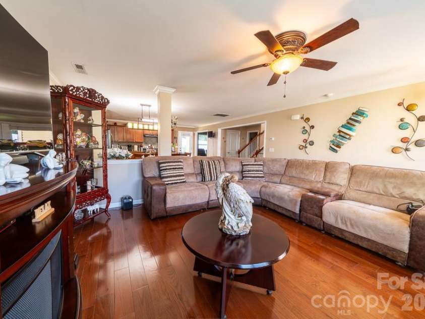 908 Sherman Street, Gastonia, NC 28052.  MLS# CAR4389637, YatesRealty ID 32886. 
