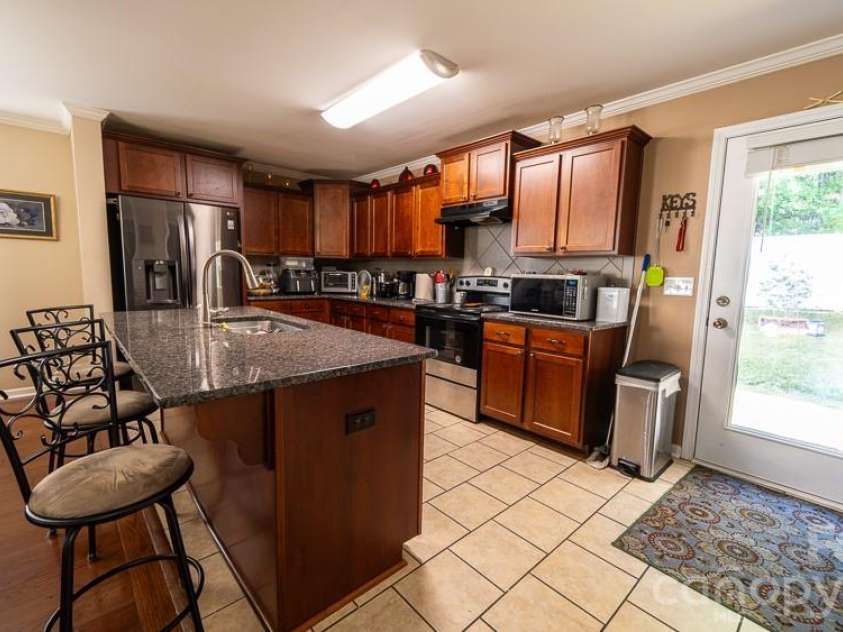 908 Sherman Street, Gastonia, NC 28052.  MLS# CAR4389637, YatesRealty ID 32886. 