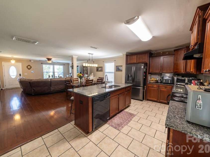 908 Sherman Street, Gastonia, NC 28052.  MLS# CAR4389637, YatesRealty ID 32886. 