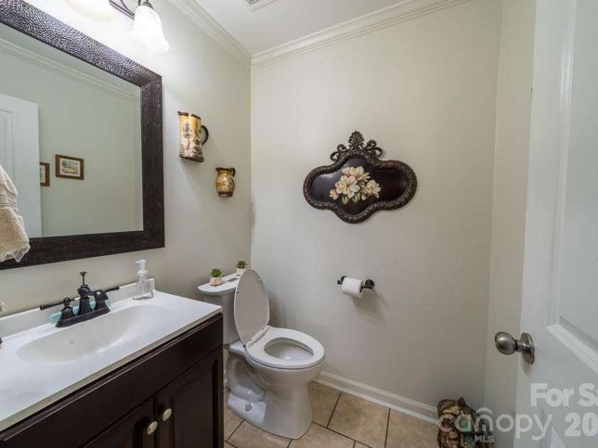 908 Sherman Street, Gastonia, NC 28052.  MLS# CAR4389637, YatesRealty ID 32886. 