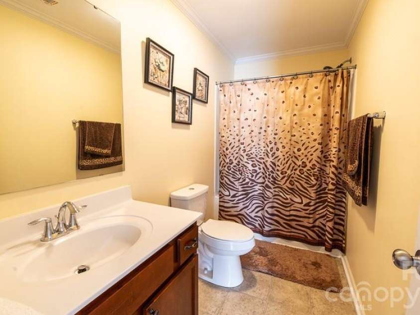 908 Sherman Street, Gastonia, NC 28052.  MLS# CAR4389637, YatesRealty ID 32886. 