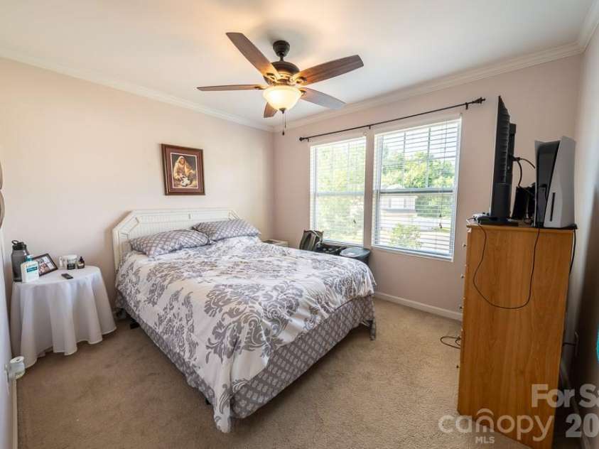 908 Sherman Street, Gastonia, NC 28052.  MLS# CAR4389637, YatesRealty ID 32886. 