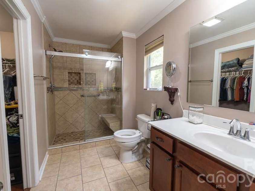 908 Sherman Street, Gastonia, NC 28052.  MLS# CAR4389637, YatesRealty ID 32886. 