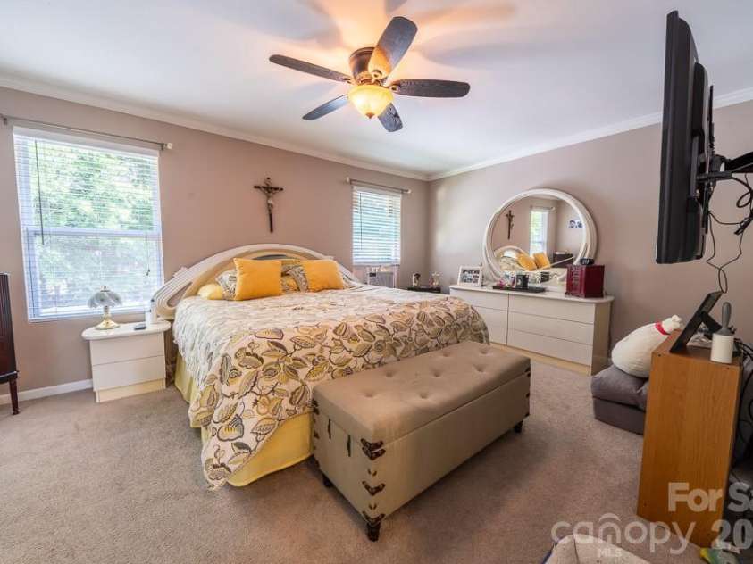908 Sherman Street, Gastonia, NC 28052.  MLS# CAR4389637, YatesRealty ID 32886. 