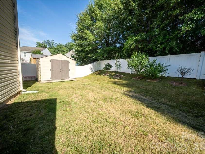 908 Sherman Street, Gastonia, NC 28052.  MLS# CAR4389637, YatesRealty ID 32886. 