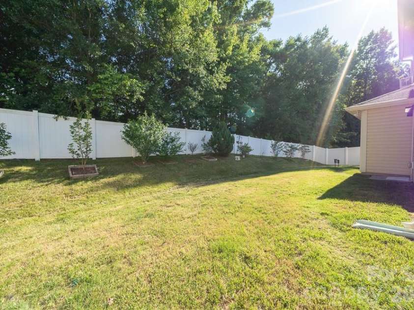 908 Sherman Street, Gastonia, NC 28052.  MLS# CAR4389637, YatesRealty ID 32886. 